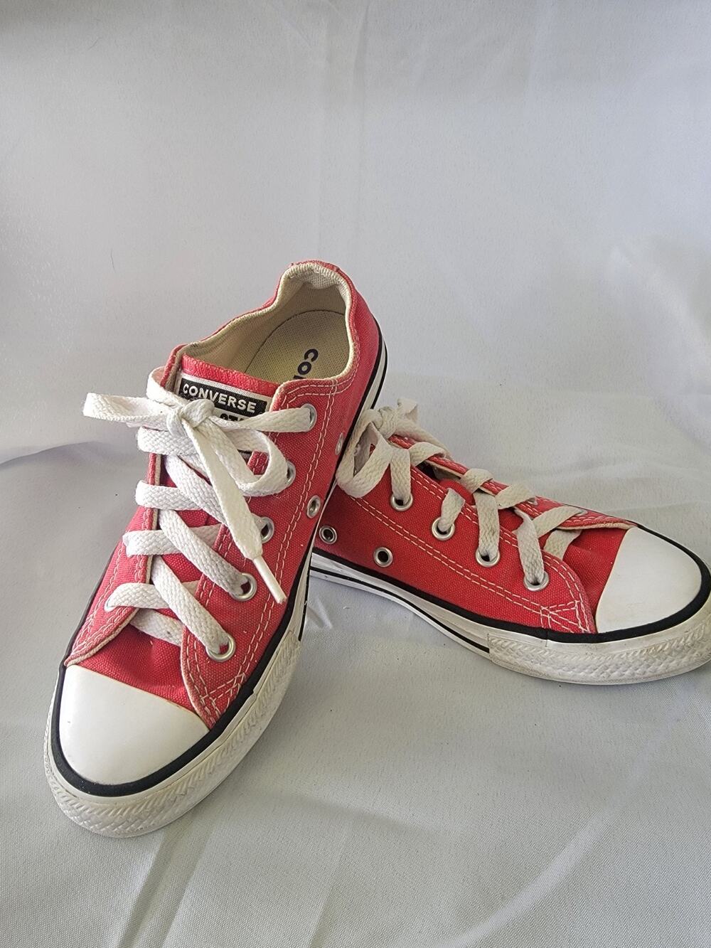 Red Converse Low Top Chuck Taylor Size 1 Youth Boys Or Girls Unisex 0075